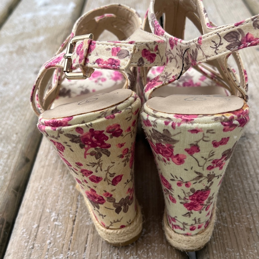 NEW Lilley Floral Wedges - Pink and Cream Size 7 - Picture 9 of 9